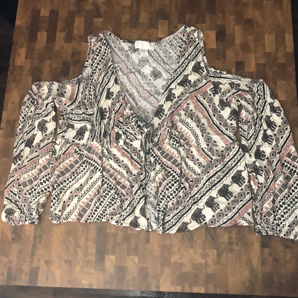 Cold Shoulder Elephant LongSleeve with Tie Infront